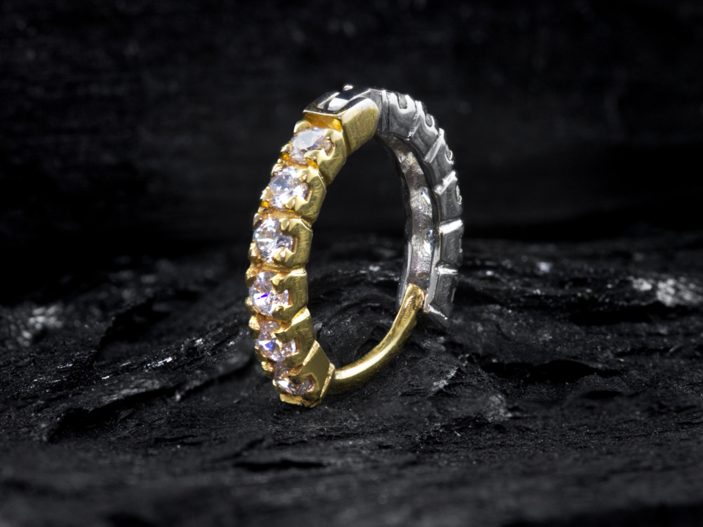 ARGOLA CLICKER OURO 18K CRAVEJADA DUPLA - 8MM