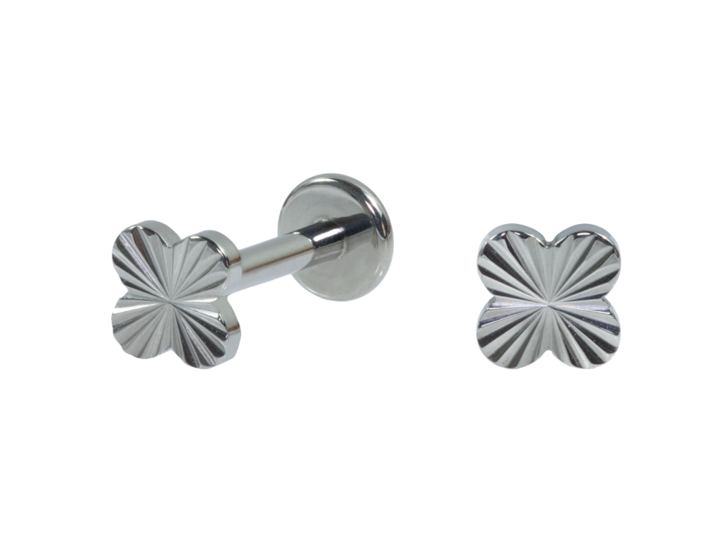 LABRET TITÂNIO R/I TREVO DIAMANTADO