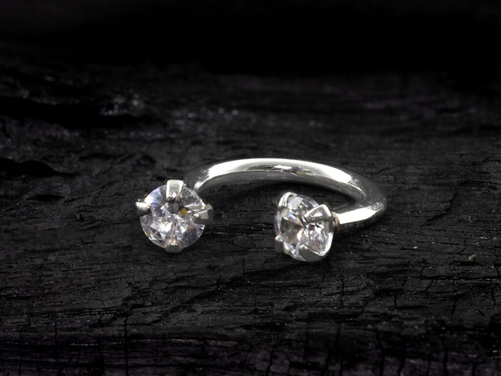 FERRADURA OURO 18K R/I C/ ZIRCÔNIA - BRANCO